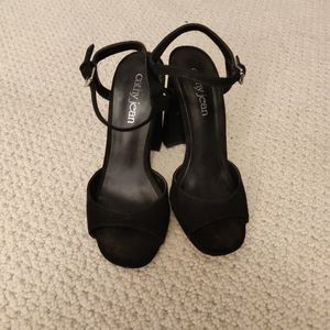 Cathy Jean Black suede heels size 5